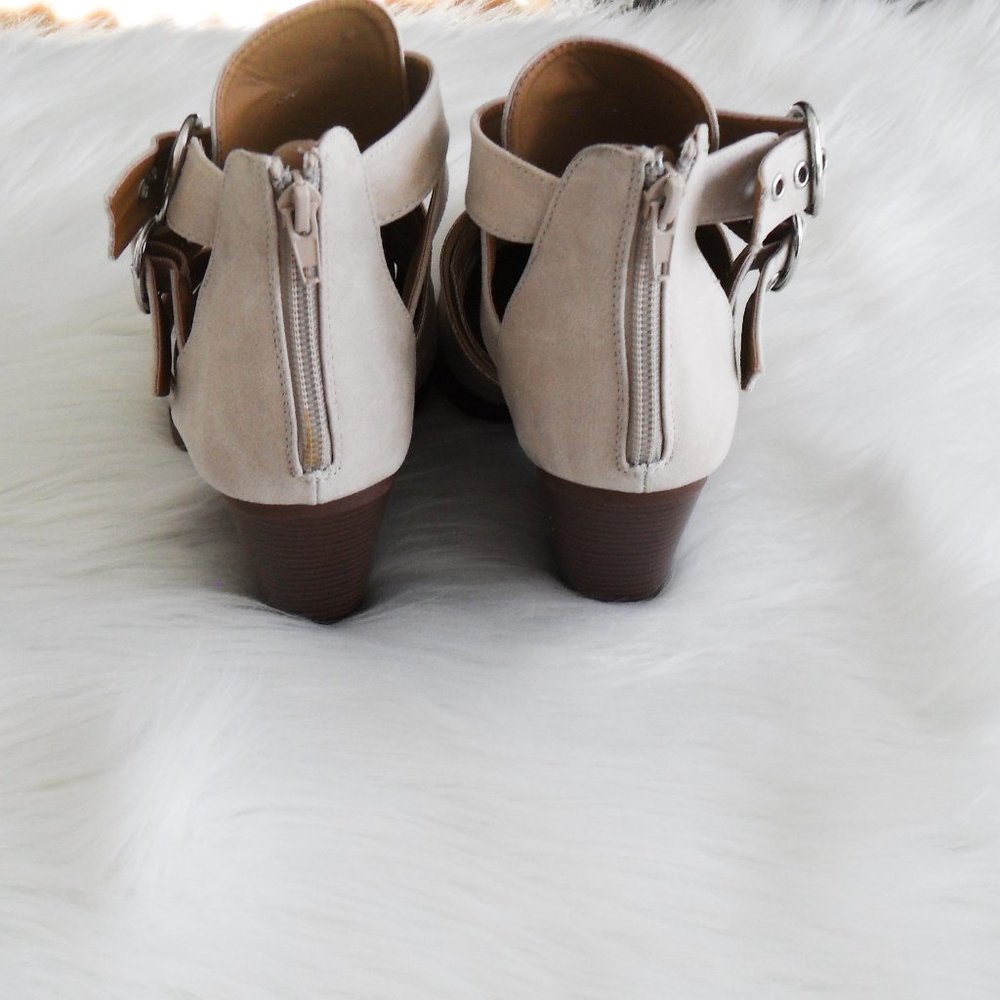 Qupid Light Tan Faux Suede Shoes - Size 9 - Picture 7 of 10